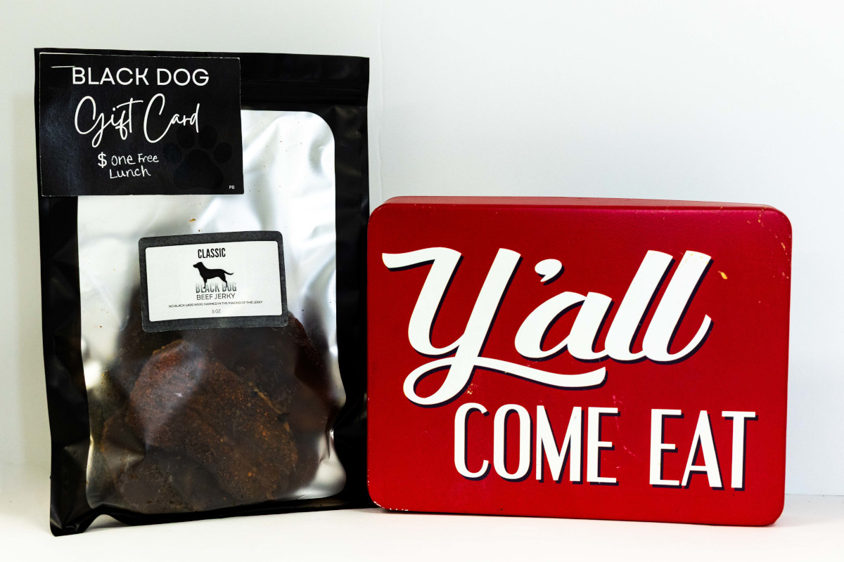Lot 32 - Beef Jerky & Free Lunch at Black Dog & Y'all Come Eat Sign
